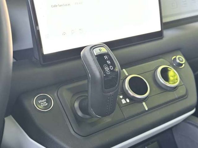 LAND ROVER DEFENDER 2024