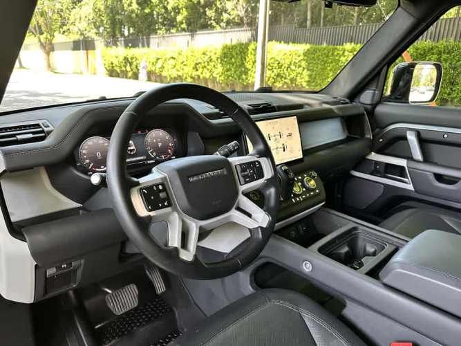 LAND ROVER DEFENDER 2024