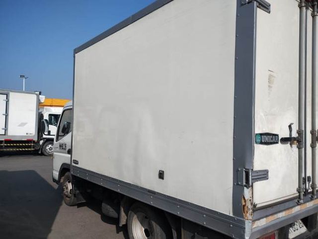 2018 Mitsubishi Fuso Canter 413 2 equipos frio