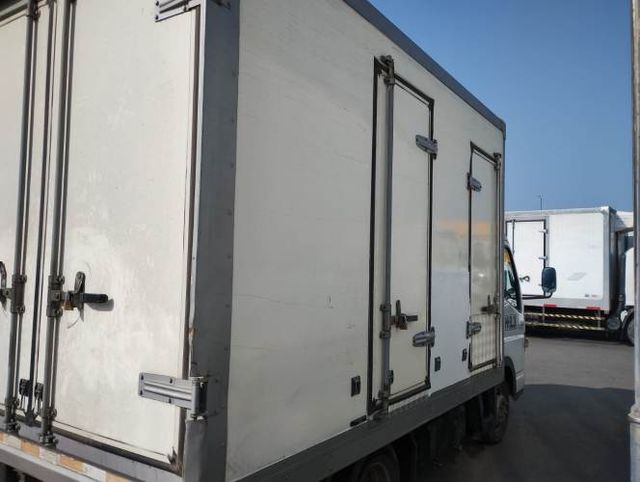 2018 Mitsubishi Fuso Canter 413 2 equipos frio