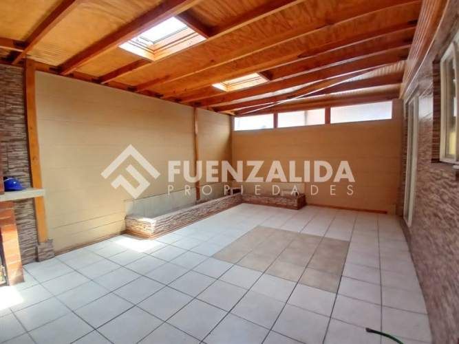 CASA Jardines del Valle/ Juan de Dios Malebrán