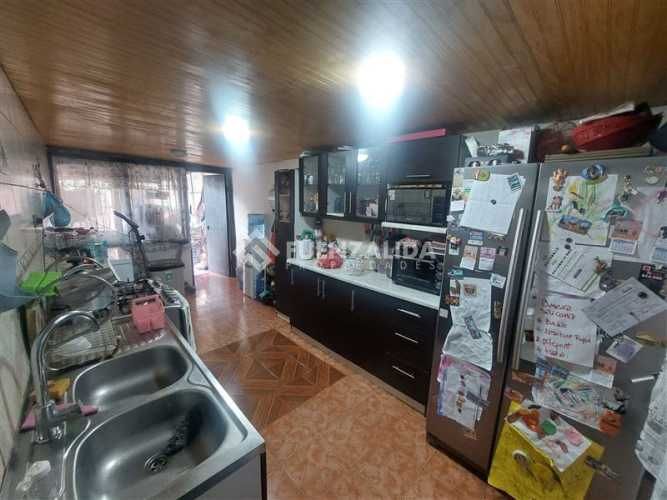 CASA Villa El Arrayan II/ Pasaje Doce/ El Hidalgo/ El Peral