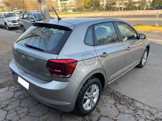 VOLKSWAGEN POLO COMFORTLINE 1.6 MT 2023 ÚNICO DUEÑO