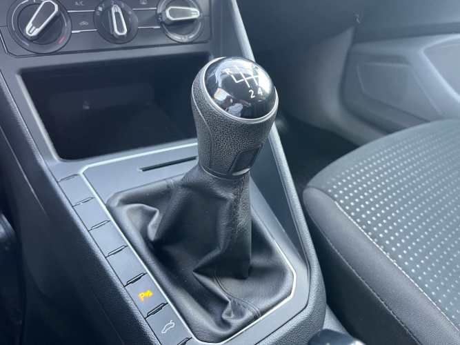 VOLKSWAGEN POLO COMFORTLINE 1.6 MT 2023 ÚNICO DUEÑO