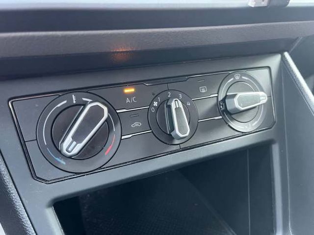 VOLKSWAGEN POLO COMFORTLINE 1.6 MT 2023 ÚNICO DUEÑO