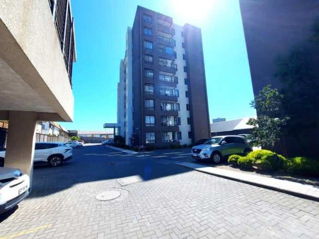 VENDE AMPLIO DEPARTAMENTO A POCOS MINUTOS DEL CENT