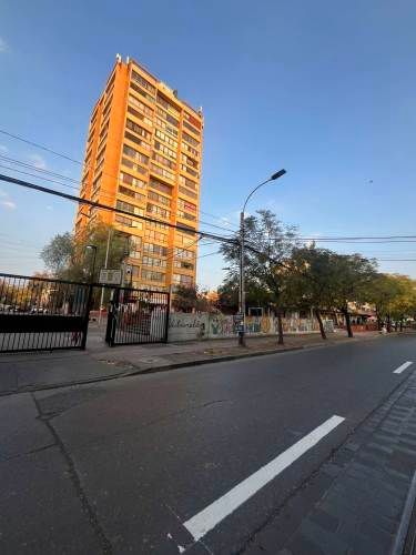 OFICINA LOCAL CUETO VENDO ESTACIONAMIENTO