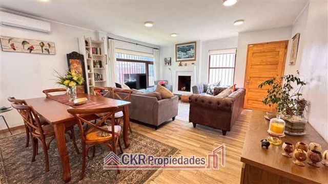 CASA Las Antillas, avenida Colón, avenida Manquehue Sur