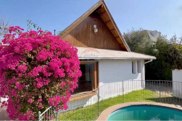 Espectacular casa sector alto las condes.