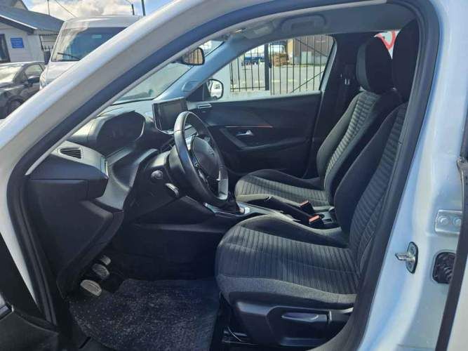 Peugeot 2008 2023 2008 Puretech 130 1.2