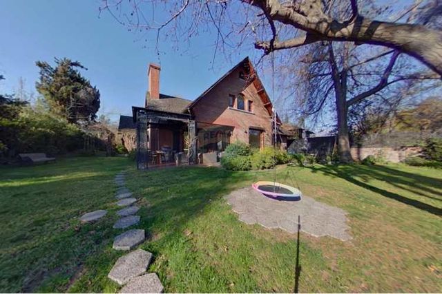 Exclusiva casa en la dehesa con piscina y jardín