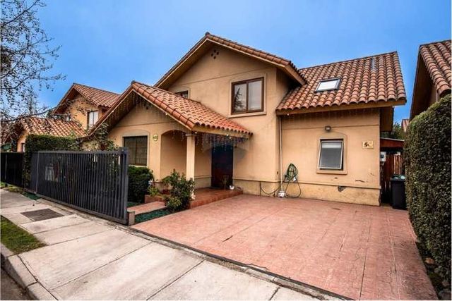 Casa en condominio consolidado