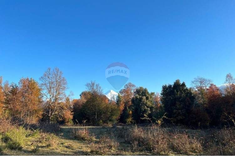 Venta parcelas con vista al volcán y acceso a rio