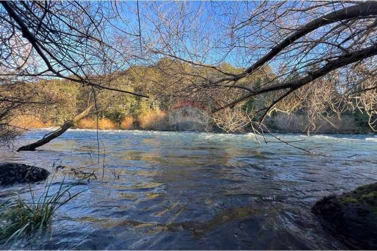 Venta parcelas con vista al volcán y acceso a rio