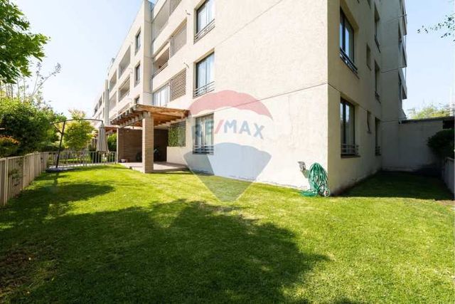 "dpto. en huechuraba con jardín privado"