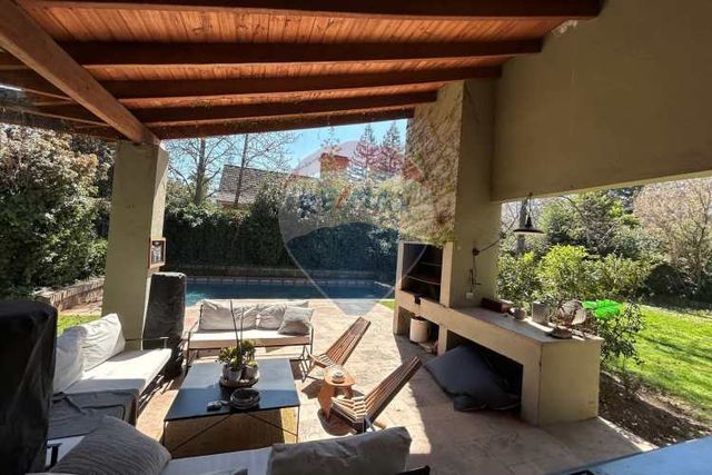 Casa en golf de manquehue, cerca de colegios.