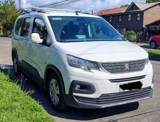 Peugeot Rifter, año 2020, Diesel,  1.6L BlueHDi