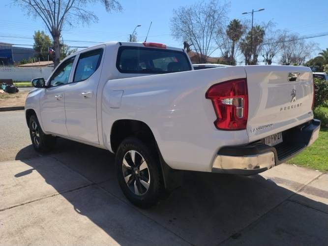 PEUGEOT LANDTREK HDI BLUE 2.2 AT DIESEL AFECTO A IVA