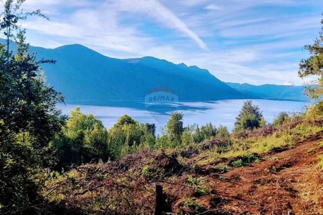Parcela con vista de lago y volcán en caburgua