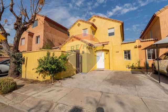 Casa de 110 mts2 constr. a pasos de pedro fontova