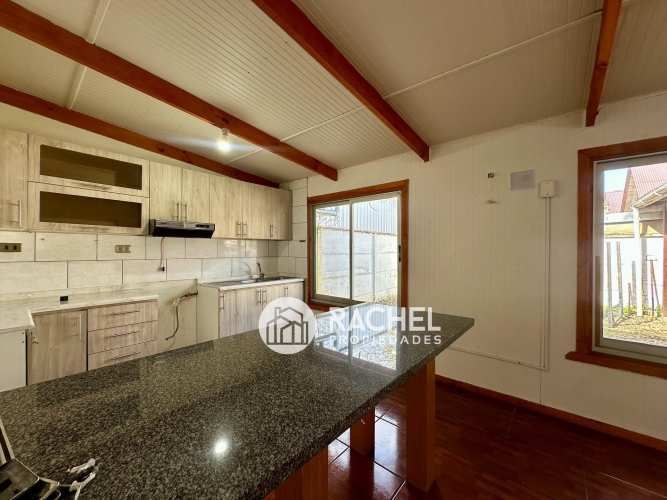 VENTA DE ESPACIOSA CASA DE 4 DORMITORIOS