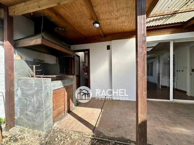 VENTA DE ESPACIOSA CASA DE 4 DORMITORIOS