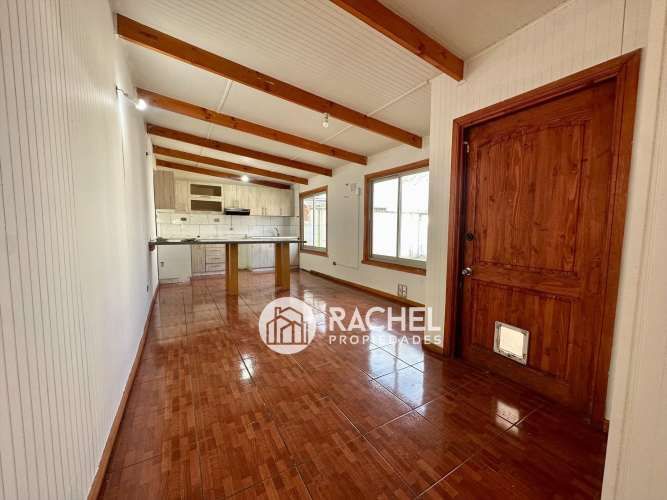 VENTA DE ESPACIOSA CASA DE 4 DORMITORIOS