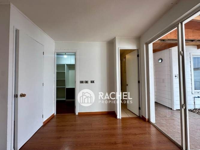 VENTA DE ESPACIOSA CASA DE 4 DORMITORIOS