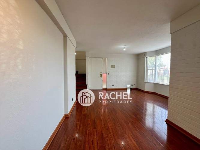 VENTA DE ESPACIOSA CASA DE 4 DORMITORIOS