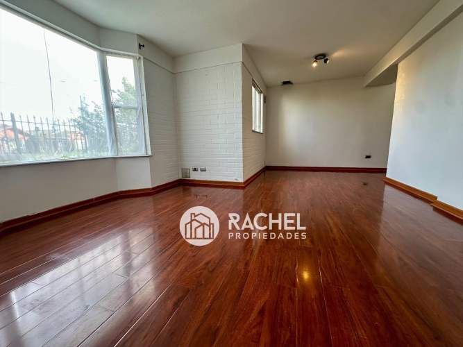 VENTA DE ESPACIOSA CASA DE 4 DORMITORIOS