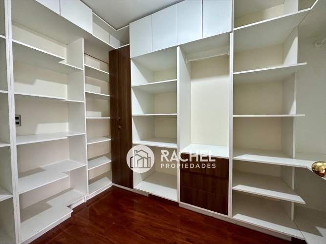 VENTA DE ESPACIOSA CASA DE 4 DORMITORIOS