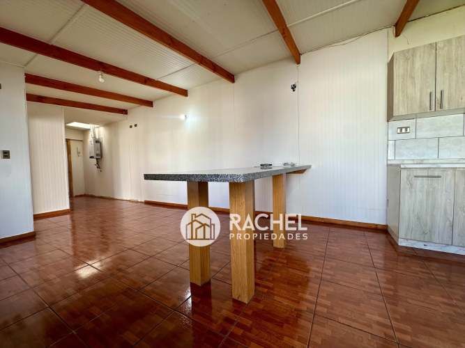 VENTA DE ESPACIOSA CASA DE 4 DORMITORIOS