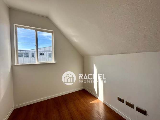 VENTA DE ESPACIOSA CASA DE 4 DORMITORIOS