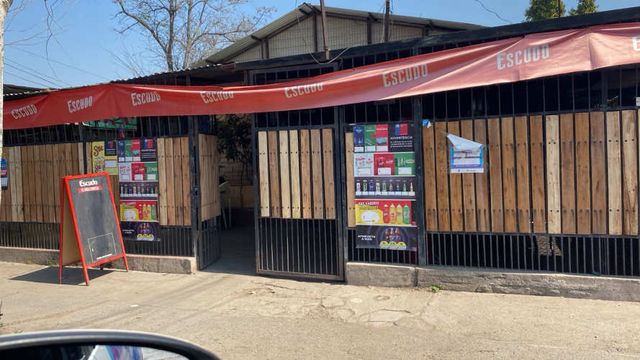 En venta restaurante , terreno 600 m2 Patente al día