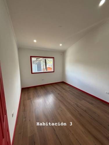 Casa 4D2B con departamento interior 3D1B