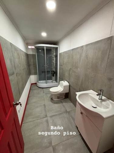 Casa 4D2B con departamento interior 3D1B