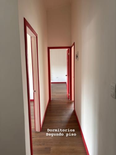 Casa 4D2B con departamento interior 3D1B