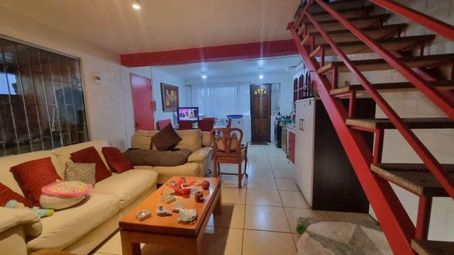 Comoda Casa en pasaje cerrado Metro Lo Cruzat (119279)