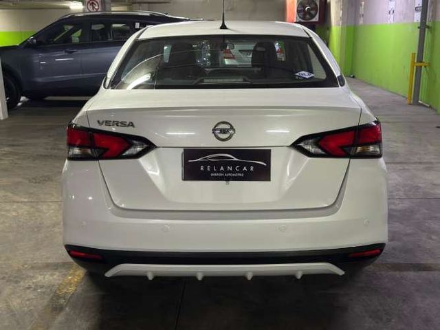 NISSAN VERSA