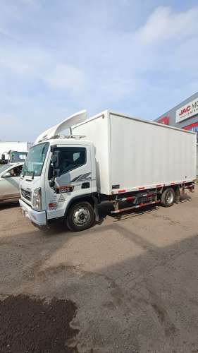 Camión Hyundai EX8 Furgón 2023