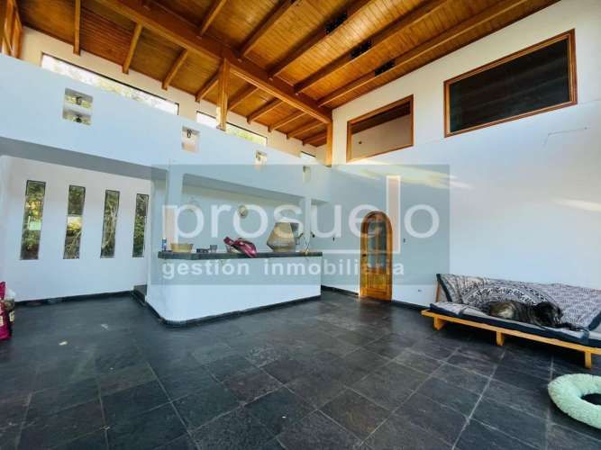 AMPLIA Y HERMOSA CASA EN CONDOMINIO CAMPOMAR IV