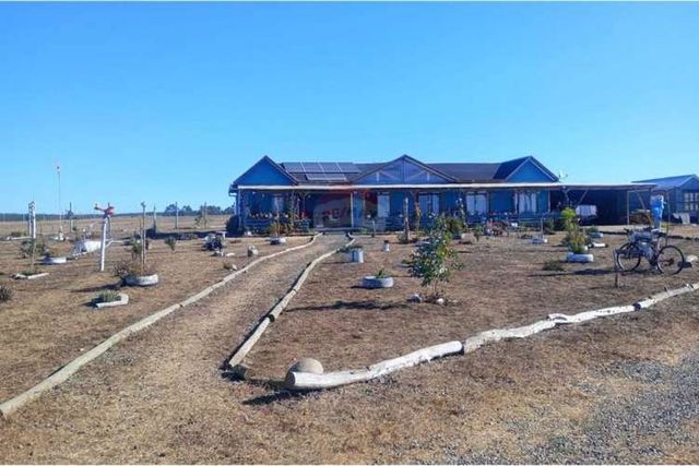 2 casas en 5000 mt2, licantén