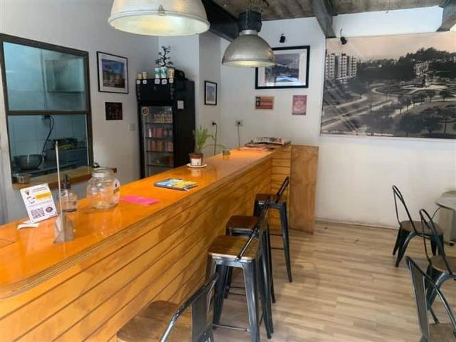 LOCAL COMERCIAL Metro >Baquedano