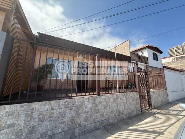SE VENDE CASA EN SECTOR PLAYA BLANCA