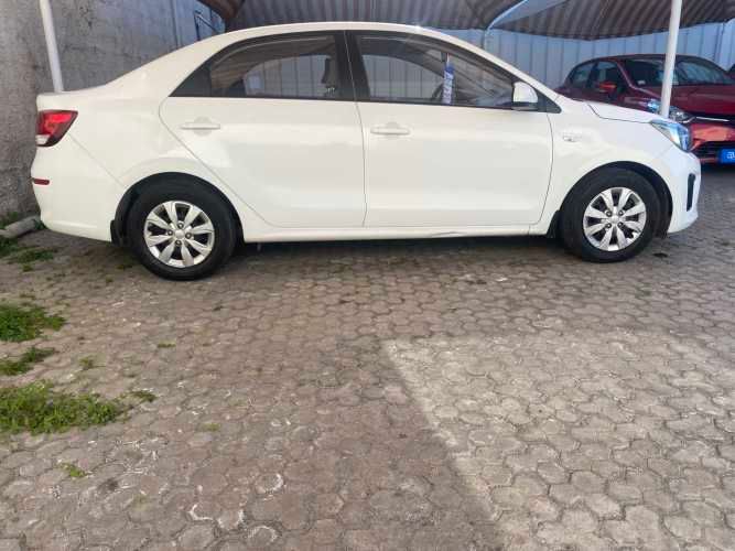 AUTOMOVIL KIA SOLUTO LX 1.4 Km 32030  AÑO 2022