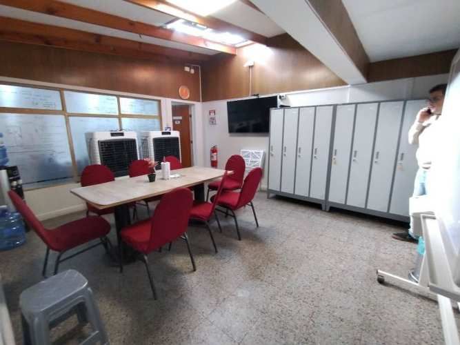 Amplia casa en la villa San Pedro con destino comercial