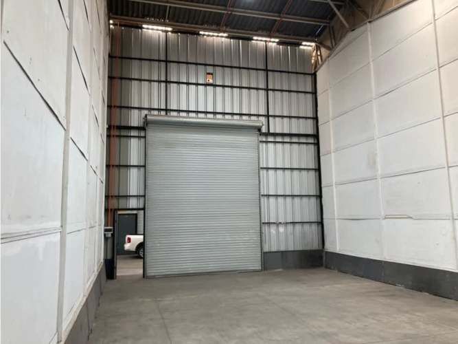 Arriendo bodega de 110,5 m2 en Parque Industrial, Quilicura.