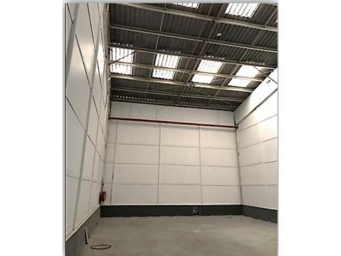 Arriendo bodega de 110,5 m2 en Parque Industrial, Quilicura.