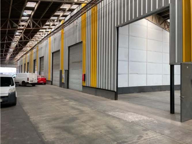 Arriendo bodega de 110,5 m2 en Parque Industrial, Quilicura.