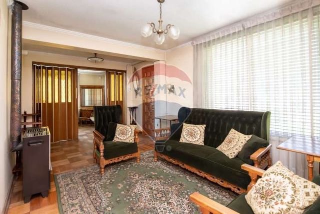 Gran casa en calle los dominicos